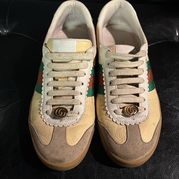Gucci women’s Sneakers in Cream and Green with Red Stripe - Picture 3 of 8